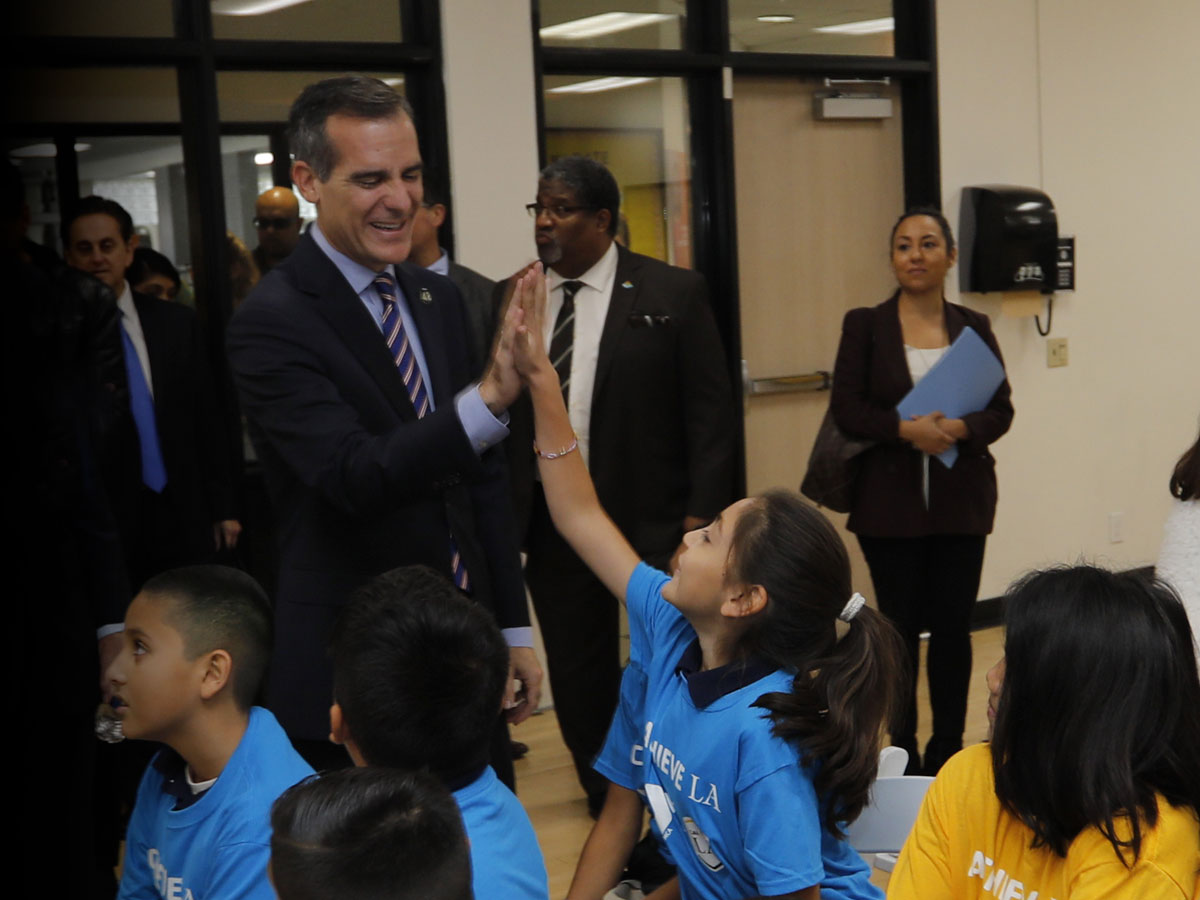 Los Angeles Mayor Eric Garcetti with students at the Weingart East Los Angeles YMCA Los Angeles Mayor Eric Garcetti with students at the Weingart East Los Angeles YMCA