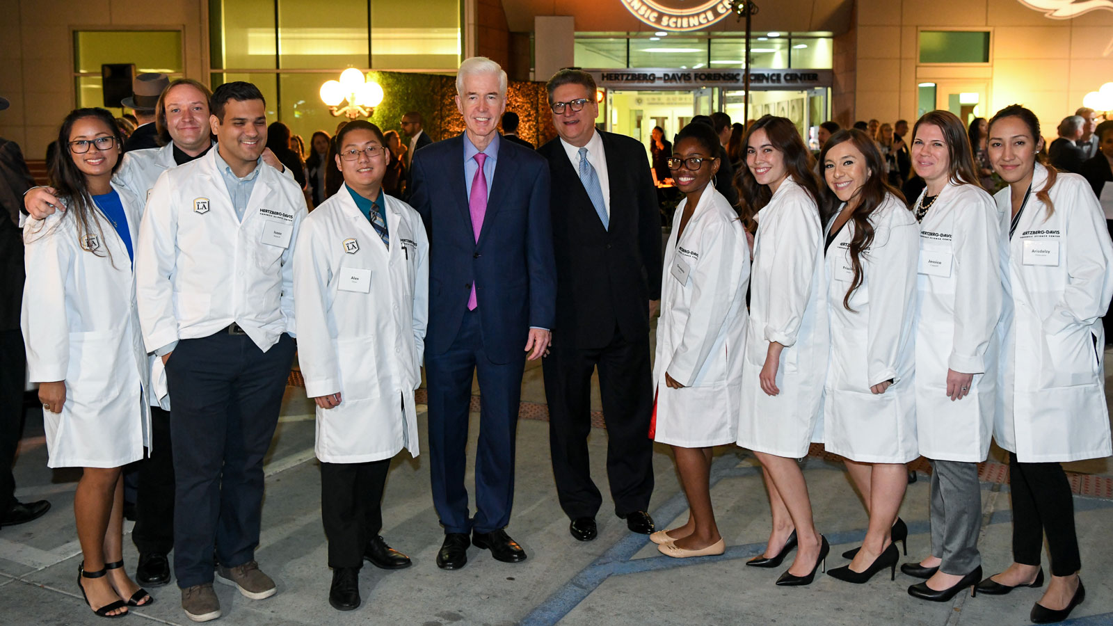 State Sen. Robert M. Hertzberg (center right) and former Gov. Gray Davis (center left) with students in the Hertzberg-Davis Forensic Science Center State Sen. Robert M. Hertzberg (center right) and former Gov. Gray Davis (center left) with students in the Hertzberg-Davis Forensic Science Center