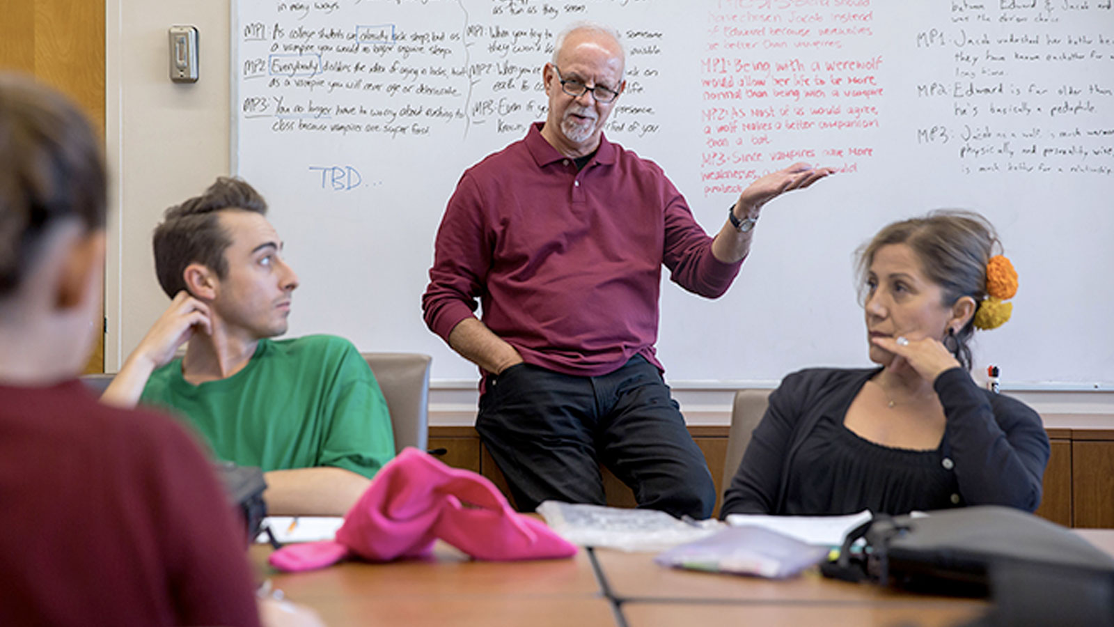Steve Lopez during a class session with students